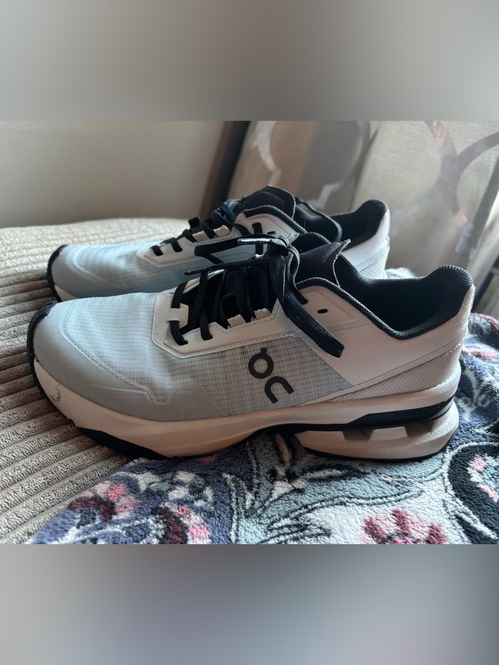 On Running On Cloud Cloud Pulse Pro Sneakers in Blue White and Black
